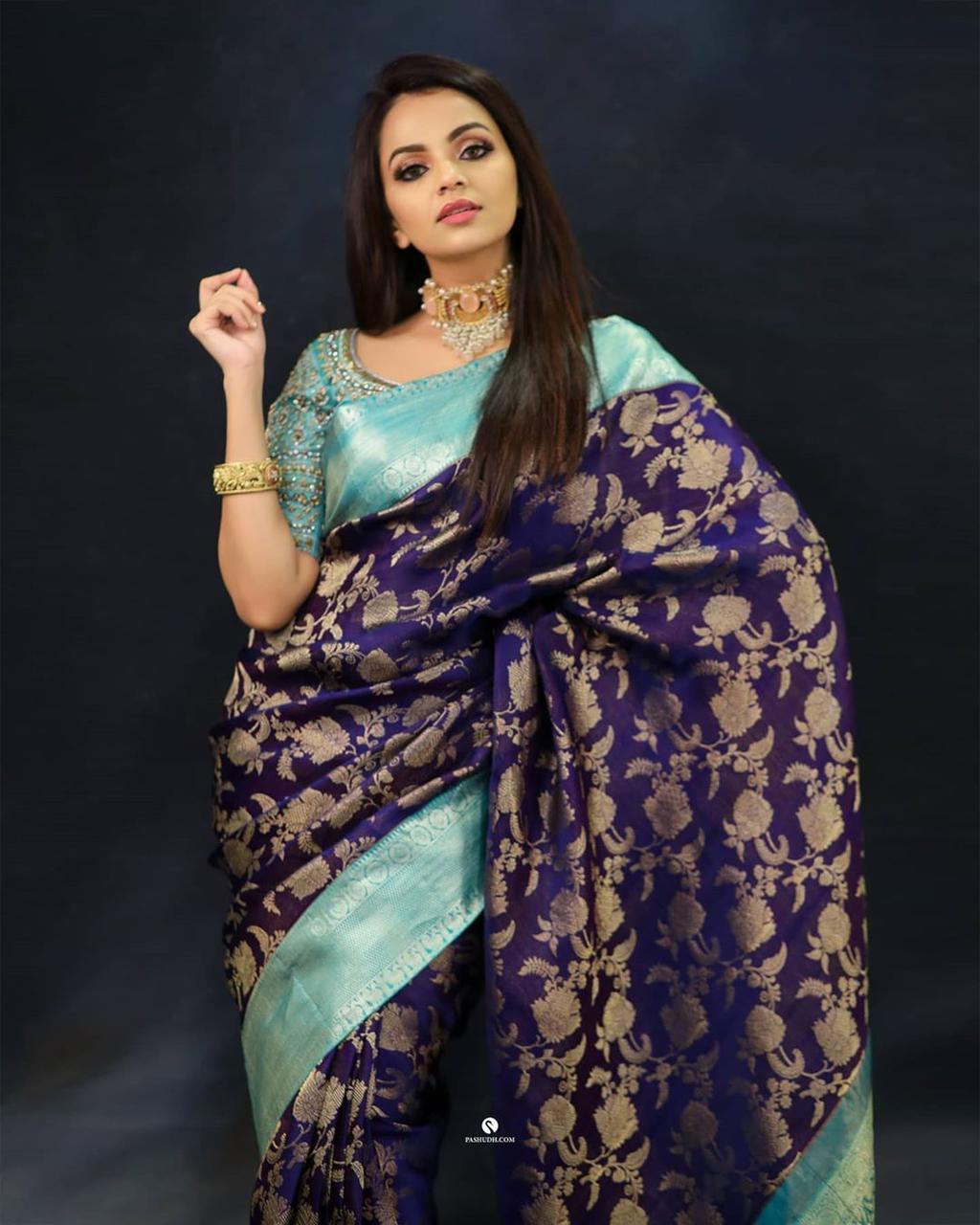 Ephemeral Blue Soft Silk Saree With Bucolic Blouse Piece