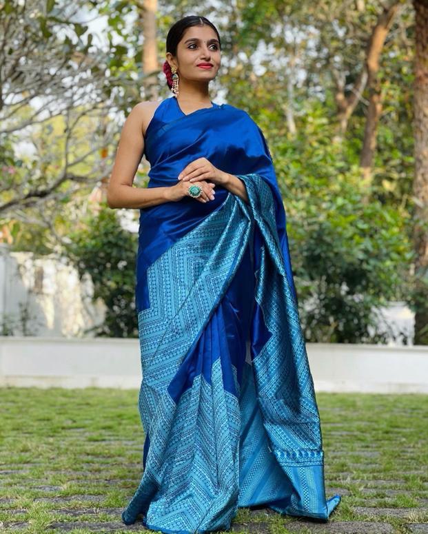 Resonant Blue Soft Silk Saree With Eloquence Blouse Piece