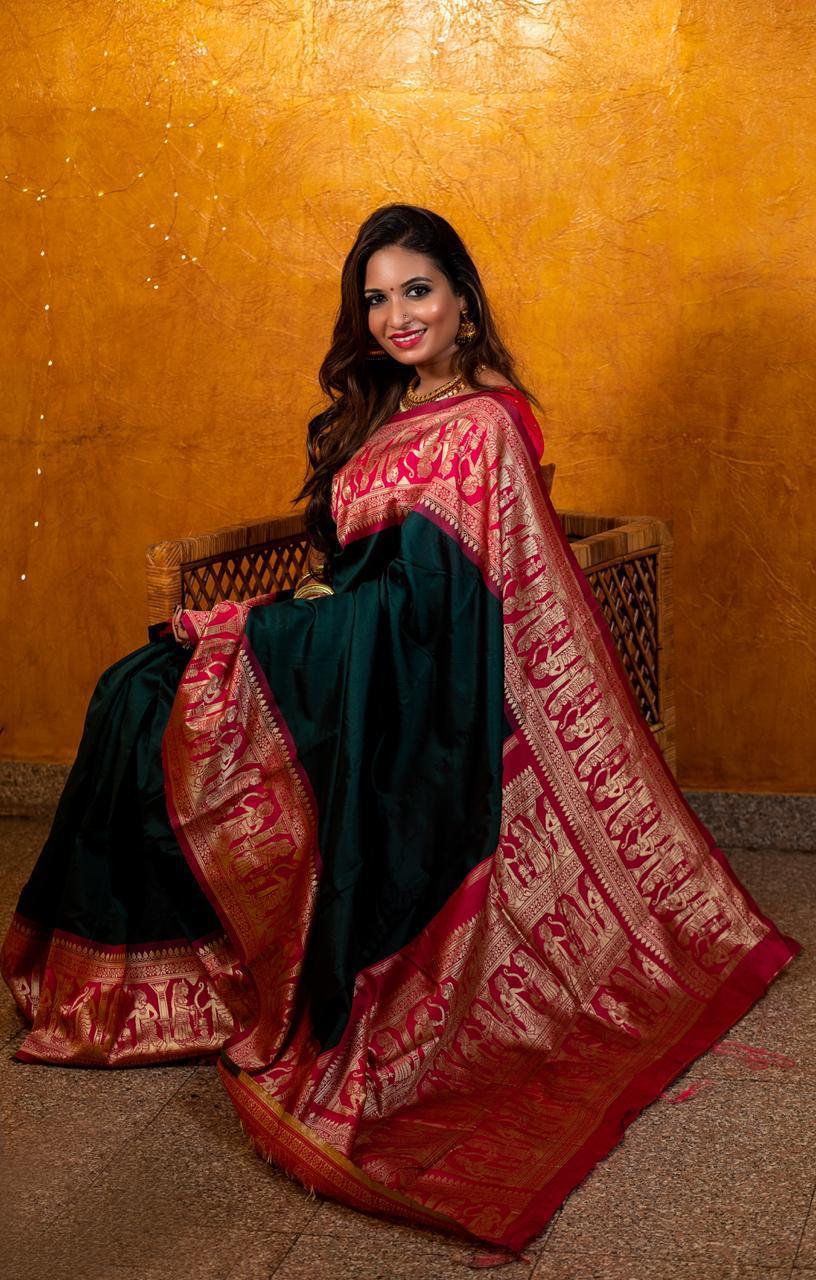 Entrancing Green Soft Silk Saree With Embrocation Blouse Piece