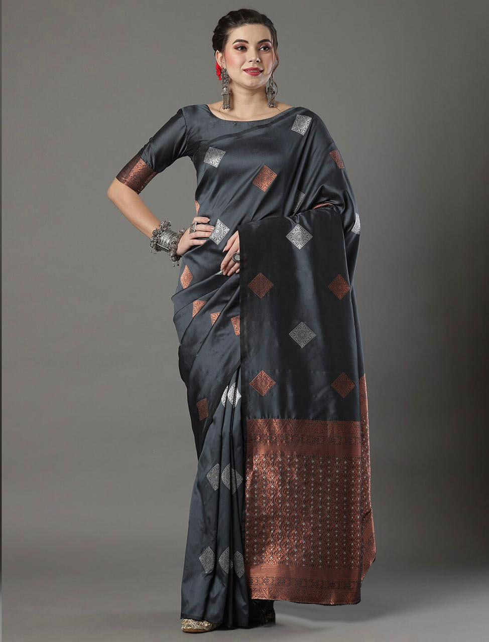 Surreptitious Grey Soft Silk Saree With Diaphanous Blouse Piece