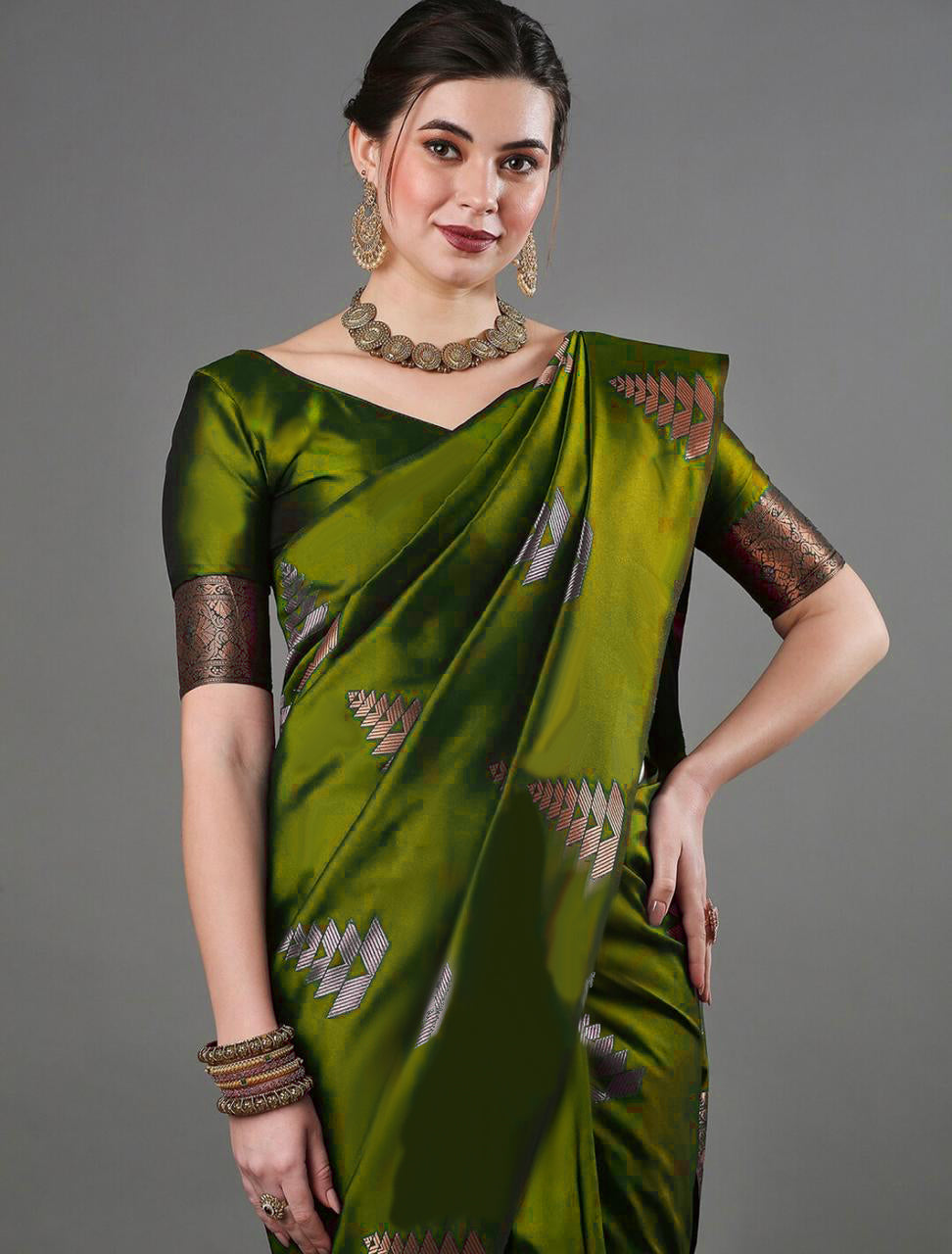 Attractive Mehndi Soft Silk Saree With A Blouse Piece