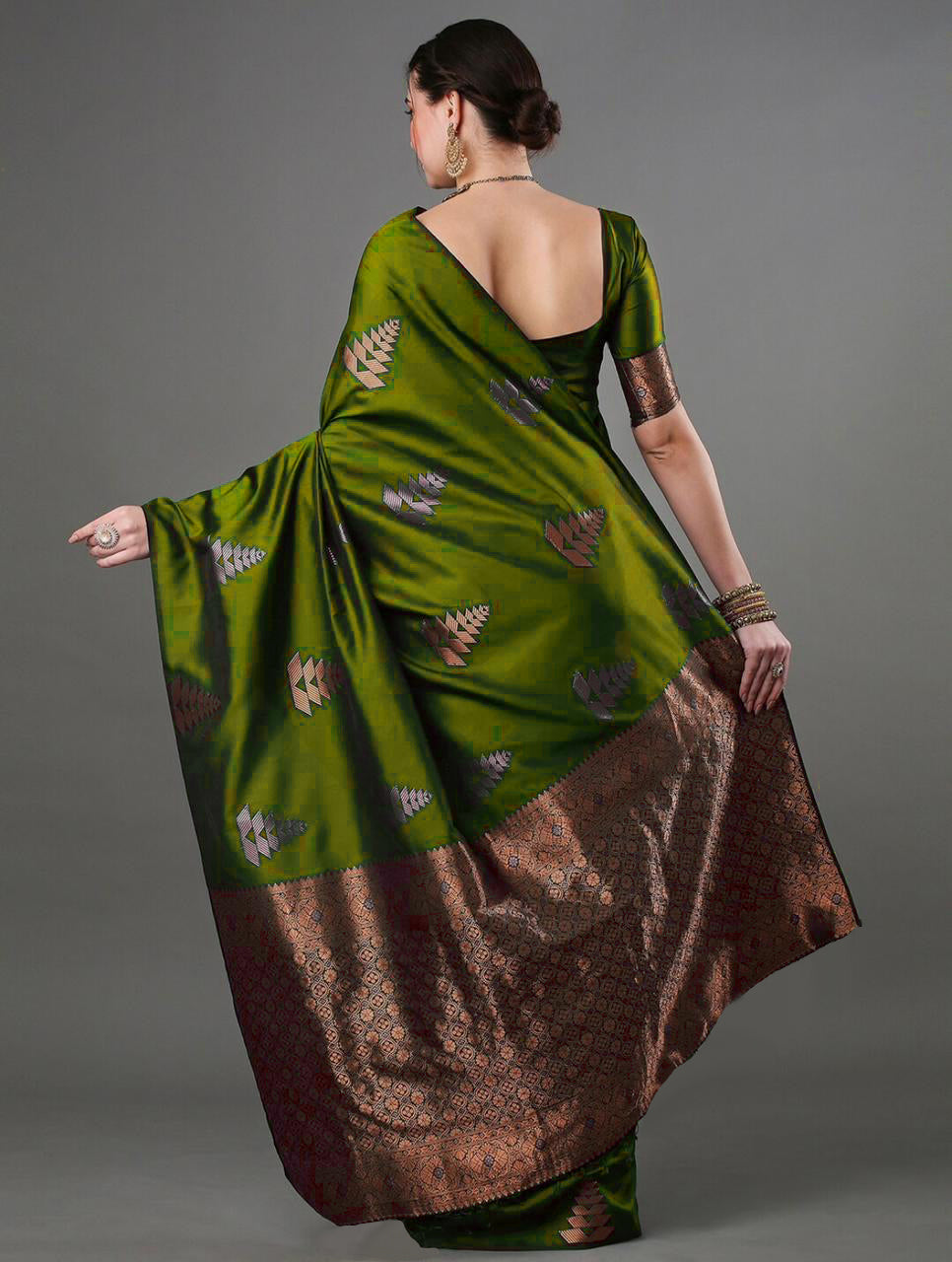 Attractive Mehndi Soft Silk Saree With A Blouse Piece