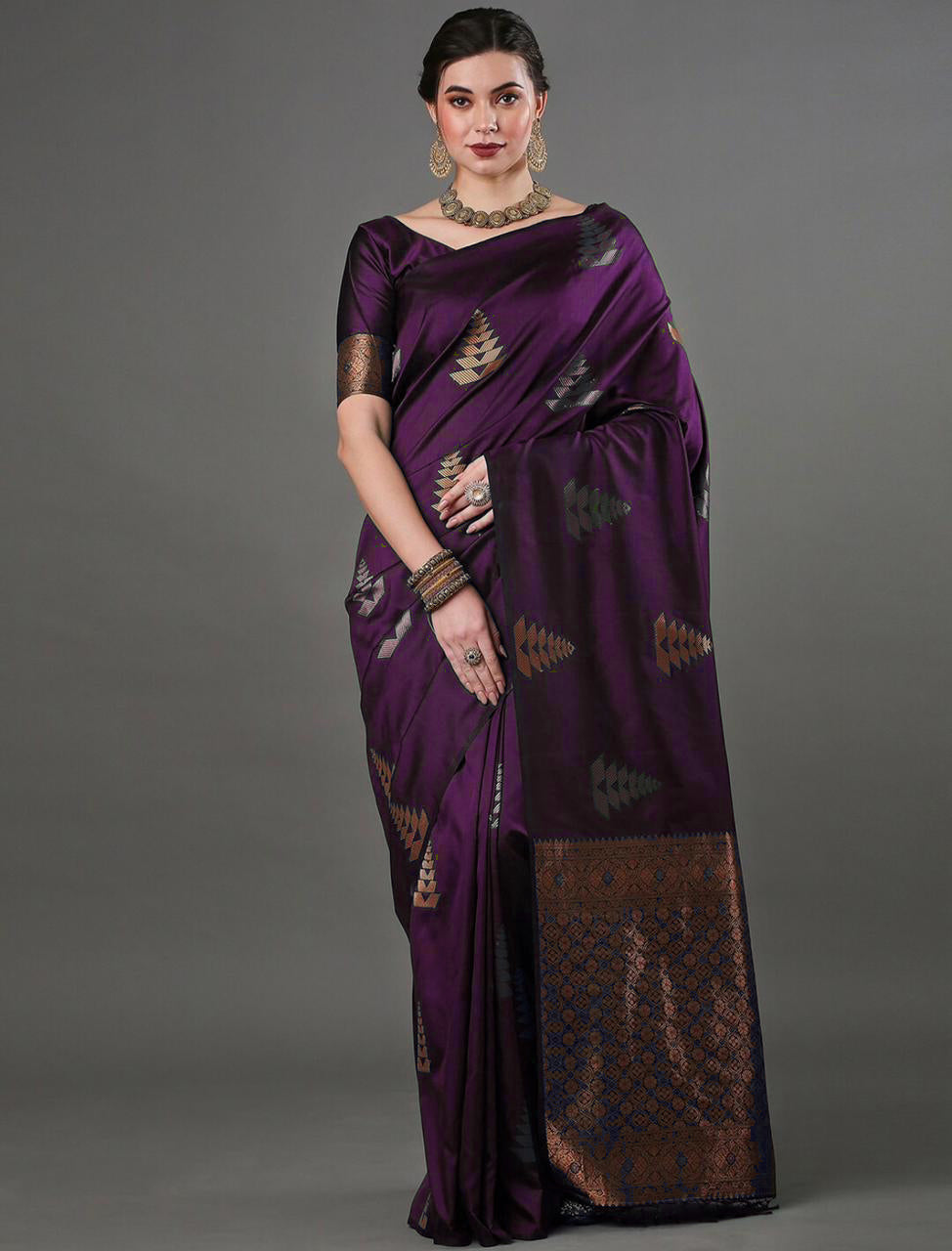 Dissemble Purple Soft Silk Saree With Hypnotic Blouse Piece