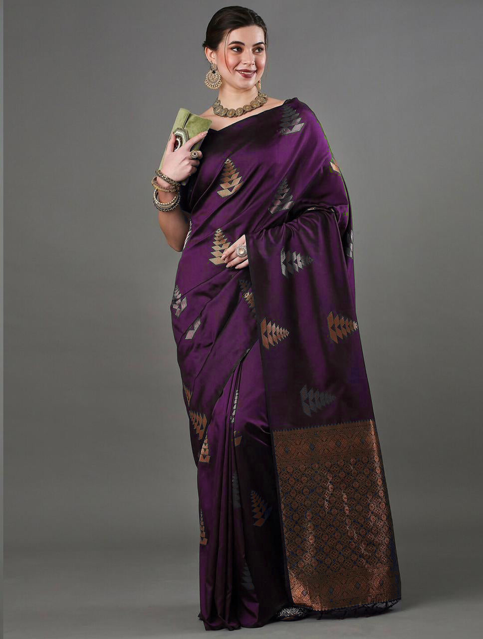 Dissemble Purple Soft Silk Saree With Hypnotic Blouse Piece