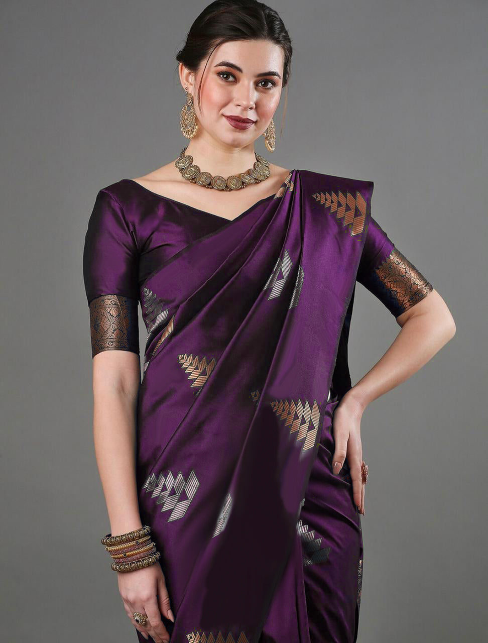 Dissemble Purple Soft Silk Saree With Hypnotic Blouse Piece