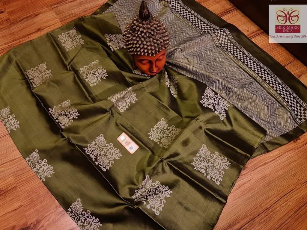 Most Green Soft Silk Saree With Comely Blouse Piece