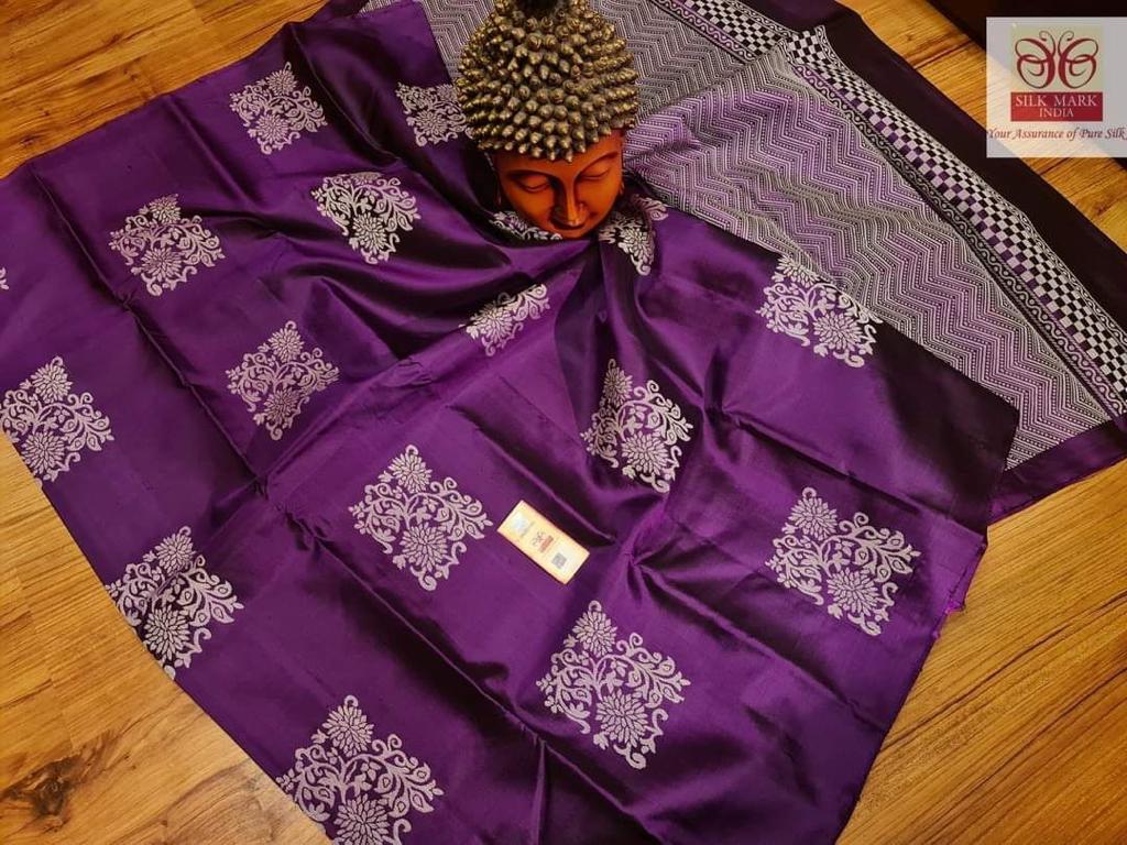 Marvellous Purple Soft Silk Saree With Inimitable Blouse Piece