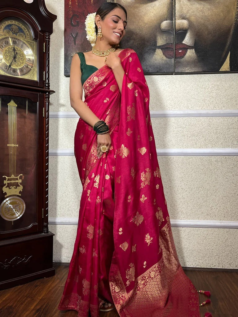 Capricious Dark Pink Soft Silk Saree With Embrocation Blouse Piece