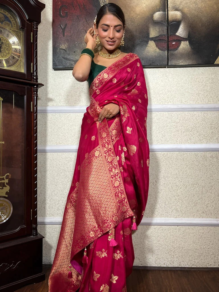 Capricious Dark Pink Soft Silk Saree With Embrocation Blouse Piece