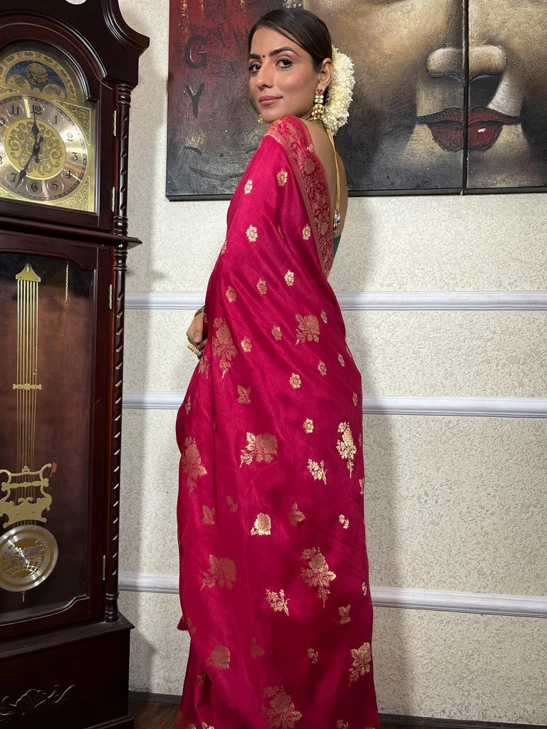 Capricious Dark Pink Soft Silk Saree With Embrocation Blouse Piece