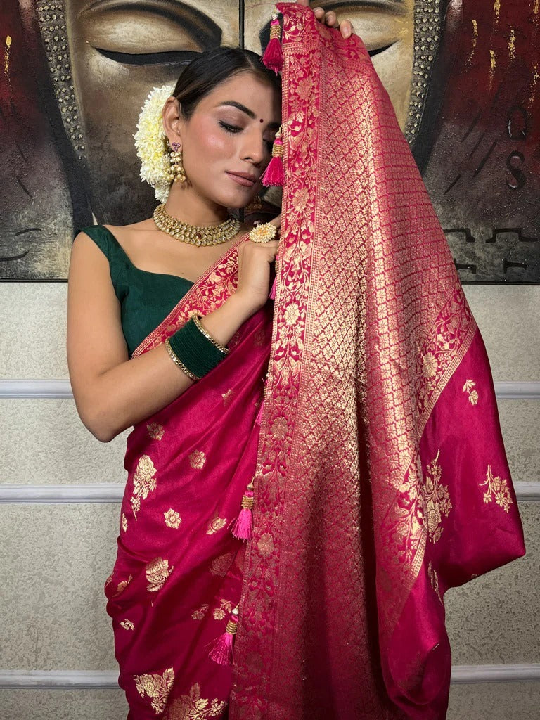 Capricious Dark Pink Soft Silk Saree With Embrocation Blouse Piece