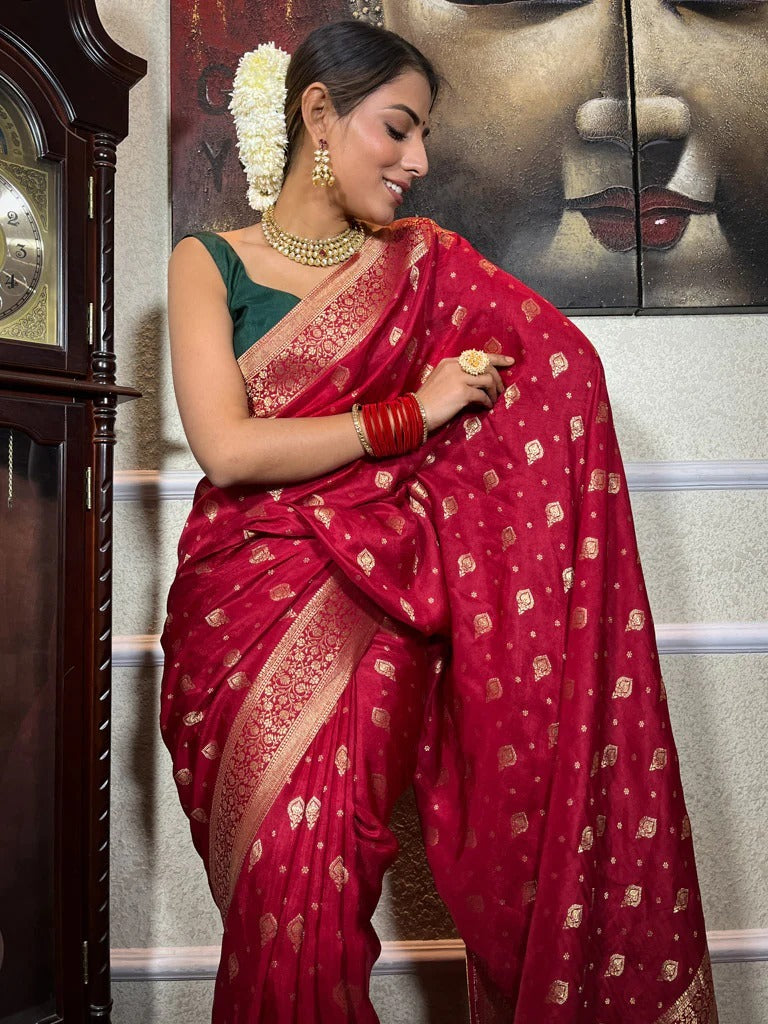 Tremendous Red Soft Silk Saree With Transcendent Blouse Piece