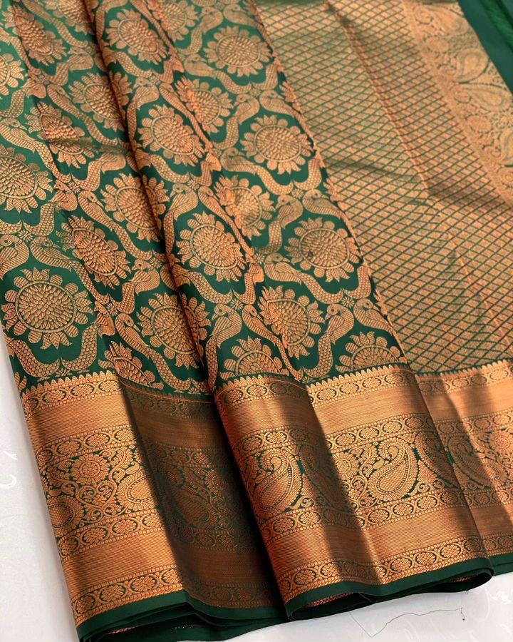 Glowing Dark Green Soft Silk Saree With Demesne Blouse Piece