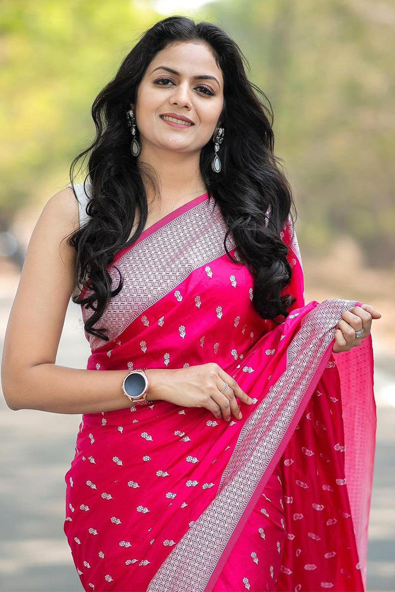 Incomparable Dark Pink Cotton Silk Saree With Epiphany Blouse Piece