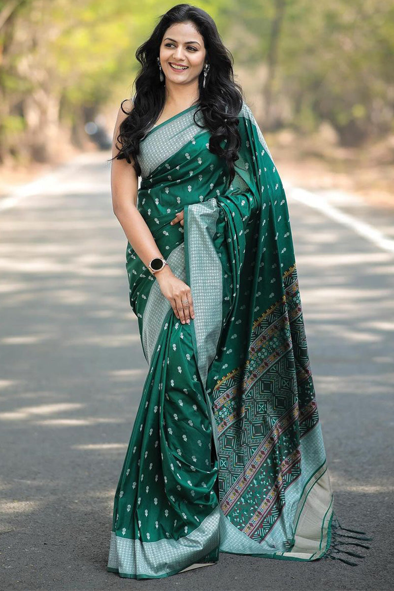 Ethnic Green Cotton Silk Saree With Admirable Blouse Piece