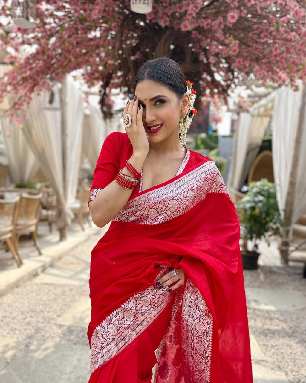 Unique Red Soft Silk Saree With Pleasant Blouse Piece