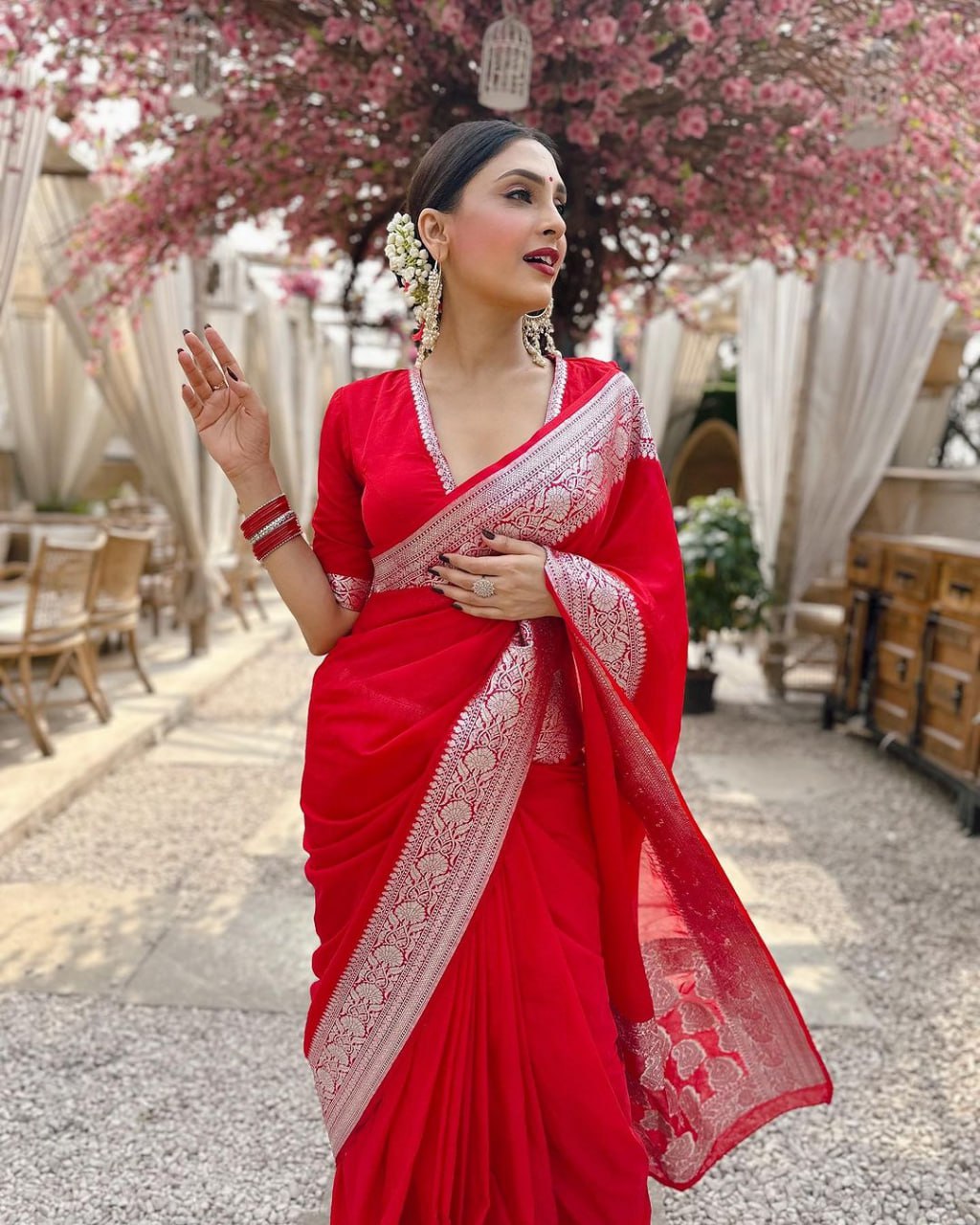 Unique Red Soft Silk Saree With Pleasant Blouse Piece