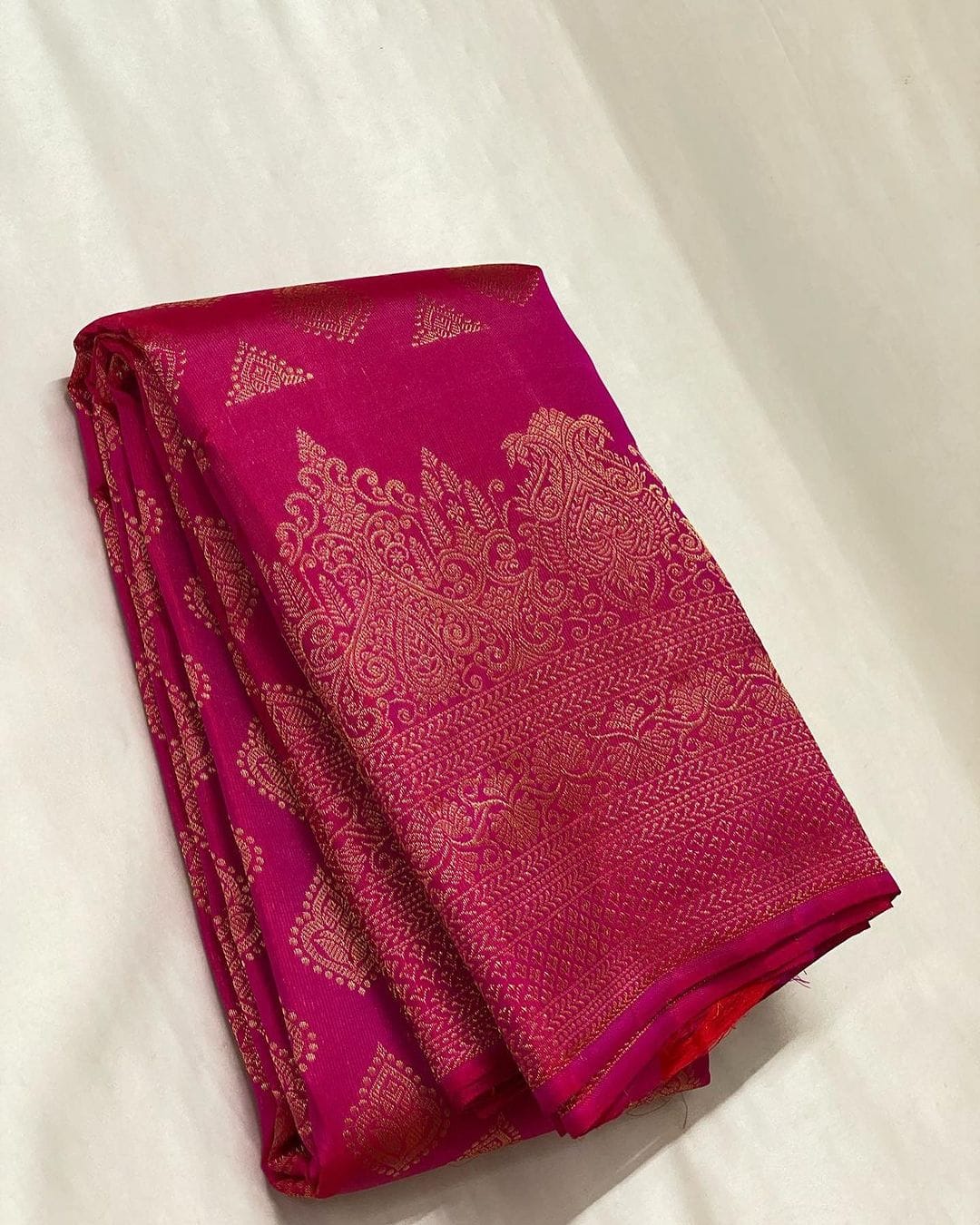 Outstanding Dark Pink Soft Silk Saree With Gleaming Blouse Piece