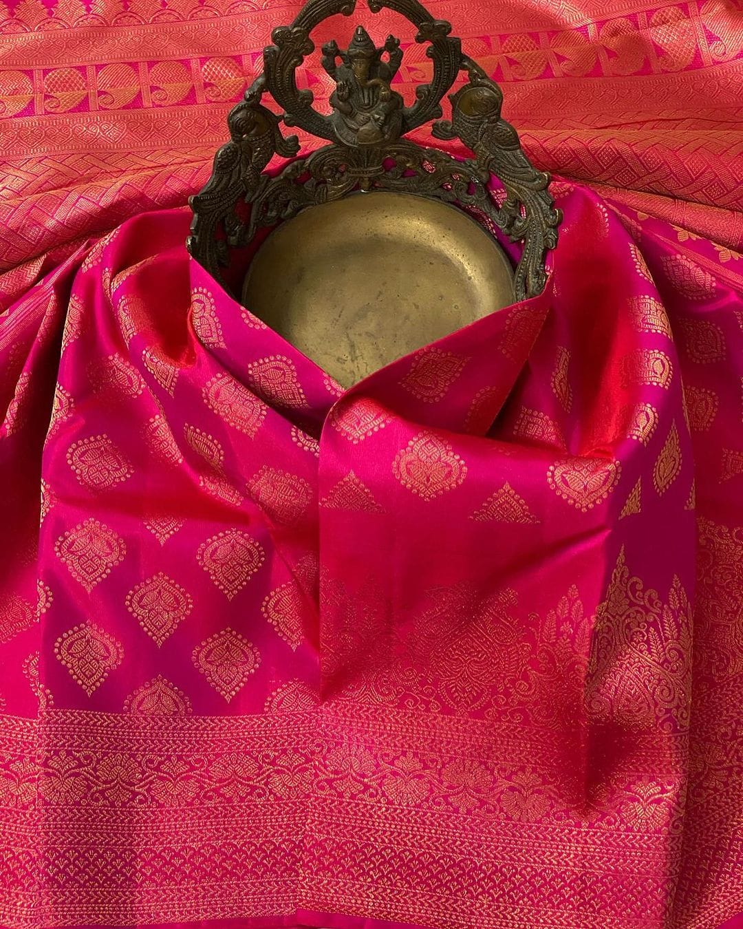 Outstanding Dark Pink Soft Silk Saree With Gleaming Blouse Piece