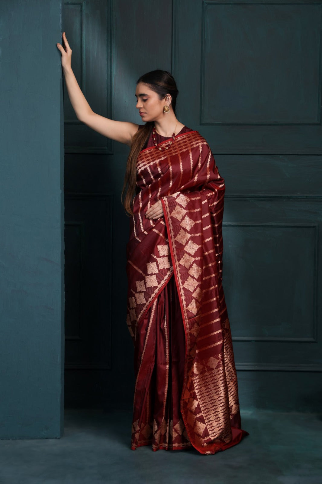 Innovative Maroon Soft Silk Saree With Outstanding Blouse Piece