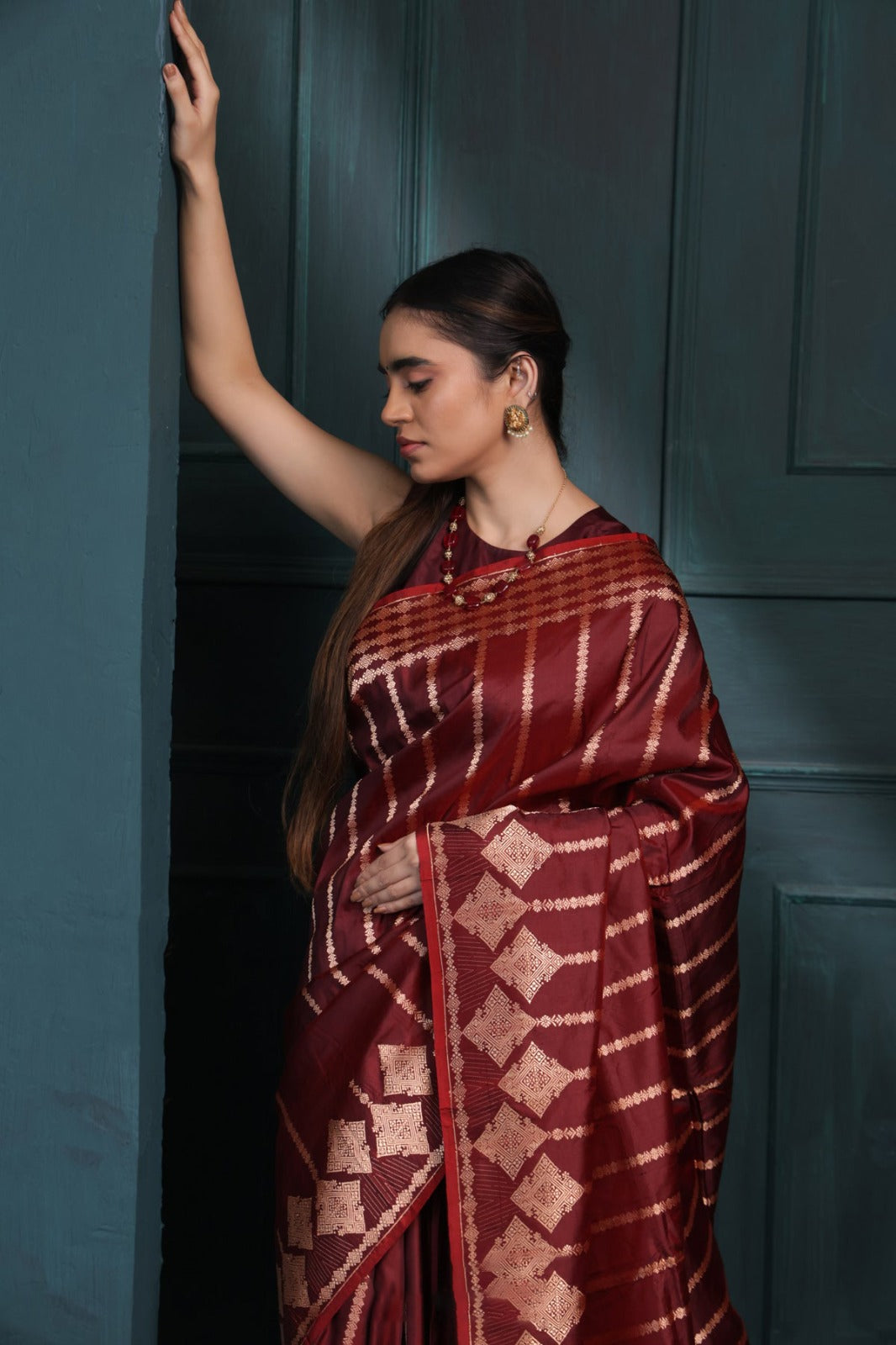 Innovative Maroon Soft Silk Saree With Outstanding Blouse Piece