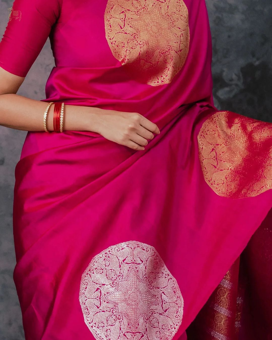 Winsome Dark Pink Soft Silk Saree With Ephemeral Blouse Piece