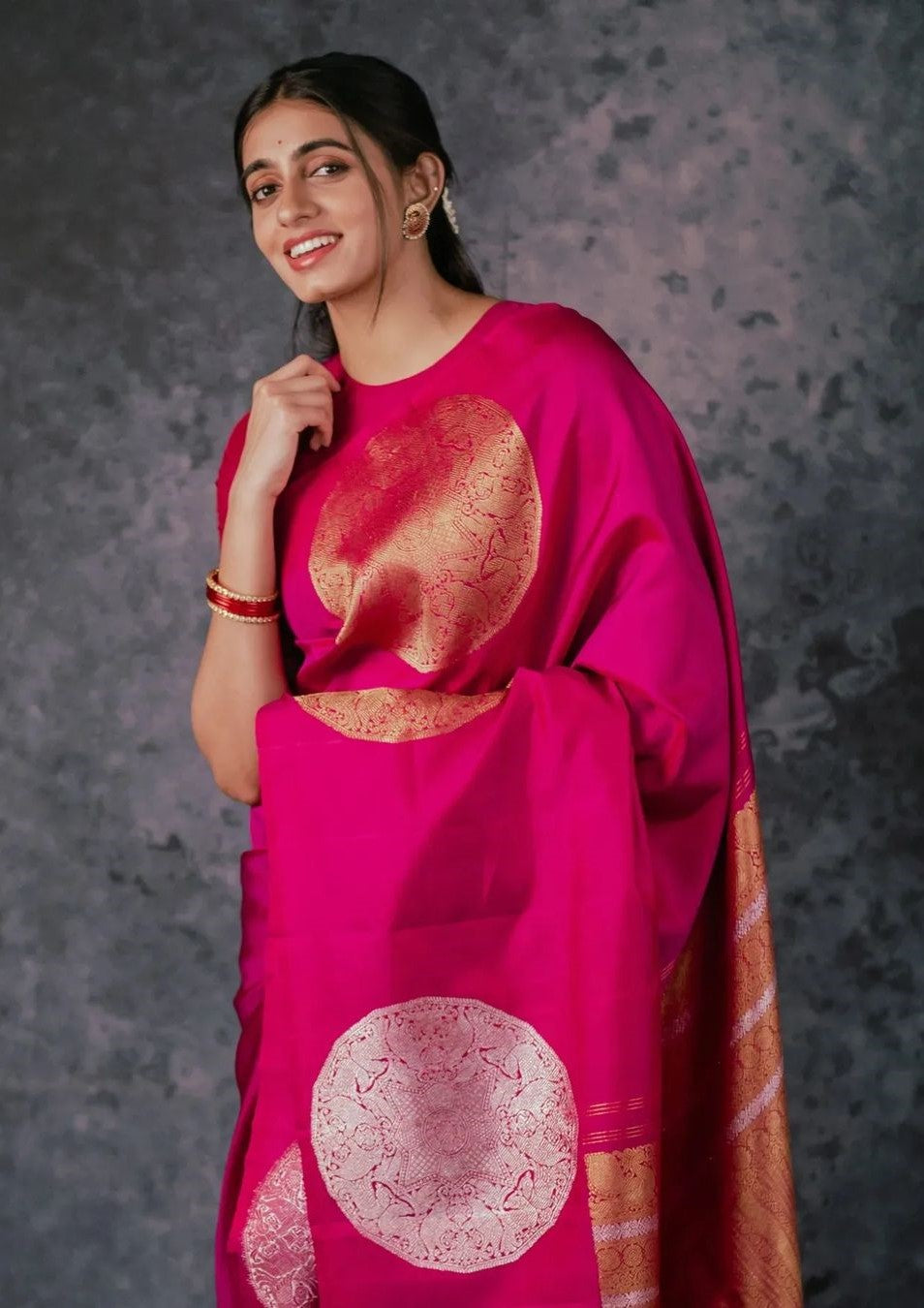 Winsome Dark Pink Soft Silk Saree With Ephemeral Blouse Piece