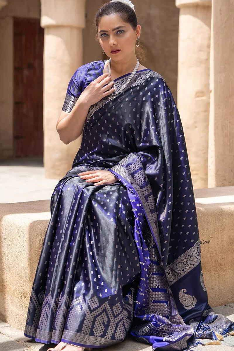 Pretty Navy Blue Soft Silk Saree With Comely Blouse Pieced