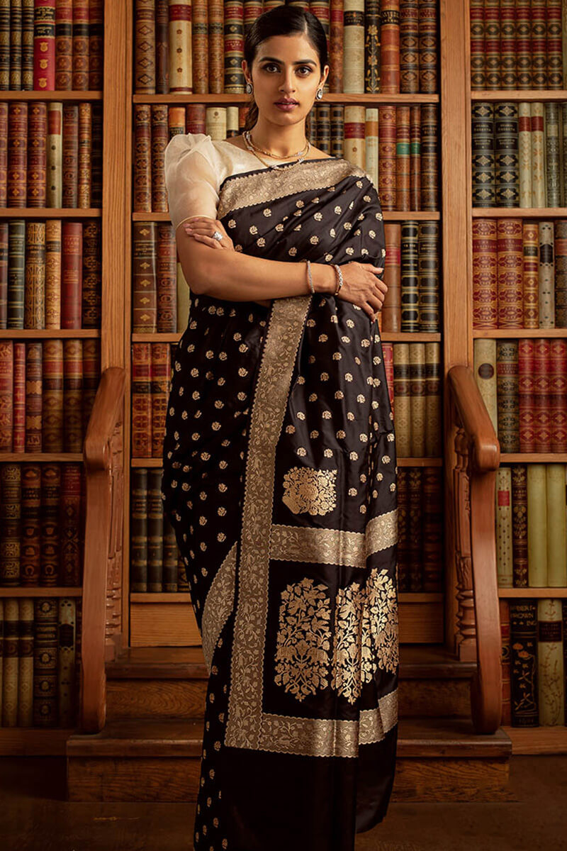 Quixotic Black Soft Silk Saree With Admirable Blouse Pieced