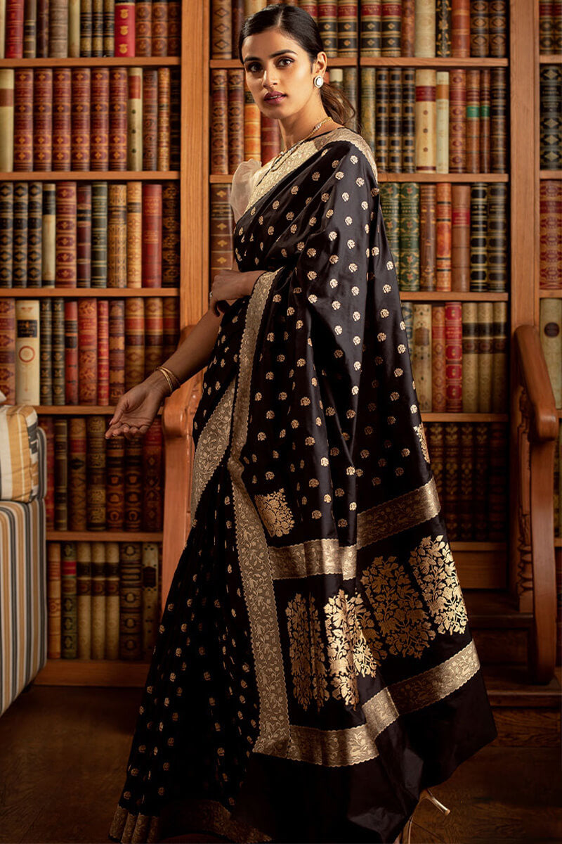 Quixotic Black Soft Silk Saree With Admirable Blouse Pieced