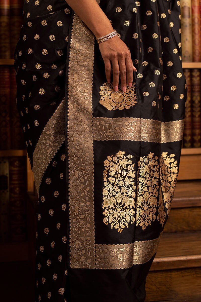 Quixotic Black Soft Silk Saree With Admirable Blouse Pieced