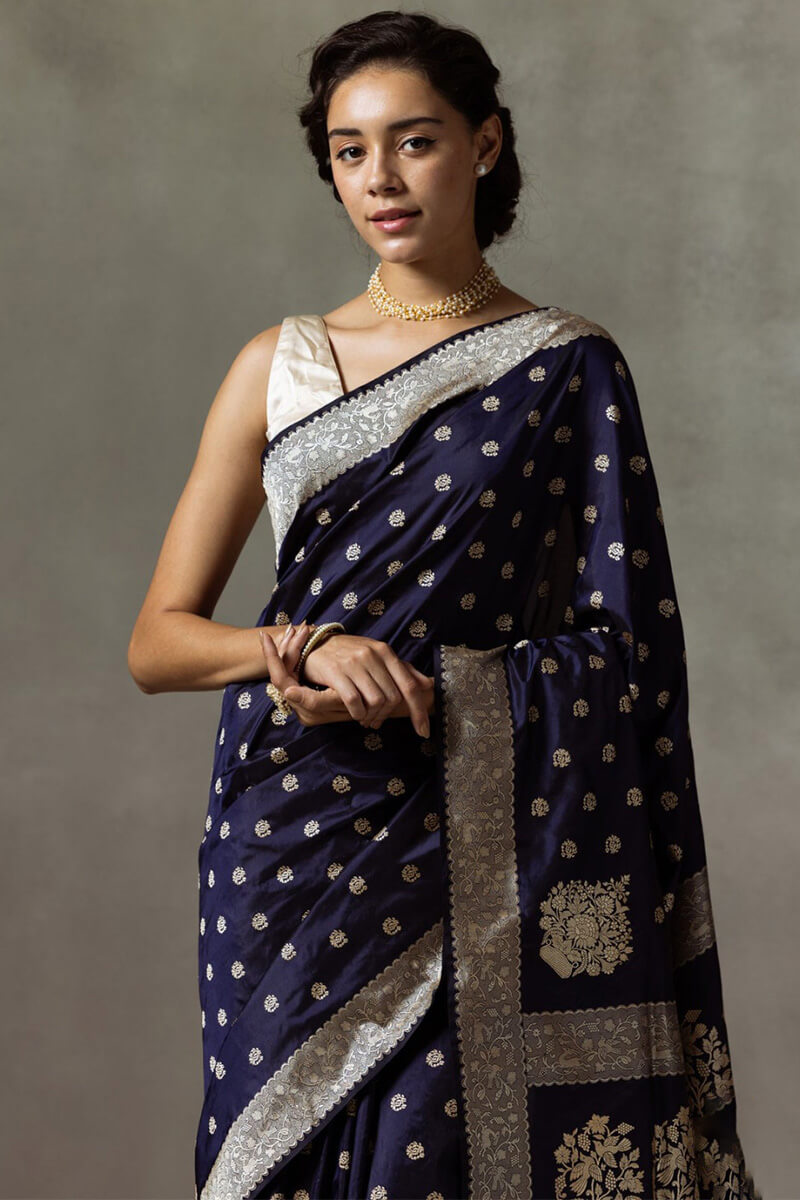 Preferable Navy Blue Soft Silk Saree With Engaging Blouse Pieced