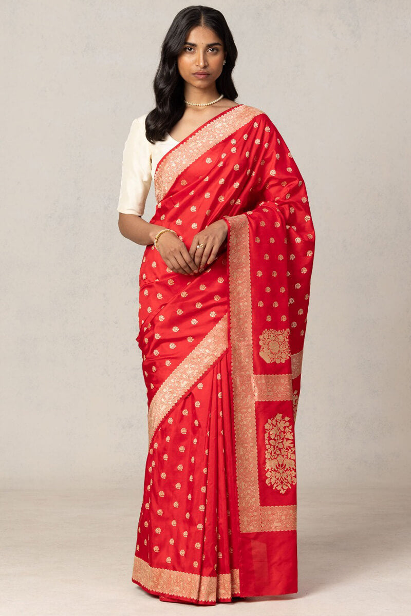 Unequalled Red Soft Silk Saree With Ethereal Blouse Pieced