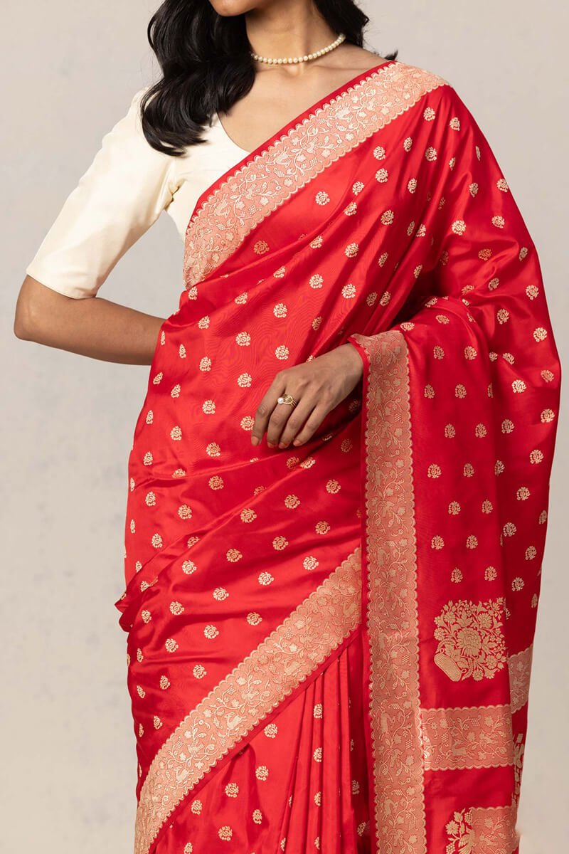 Unequalled Red Soft Silk Saree With Ethereal Blouse Pieced