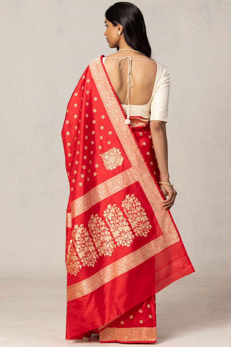 Unequalled Red Soft Silk Saree With Ethereal Blouse Pieced