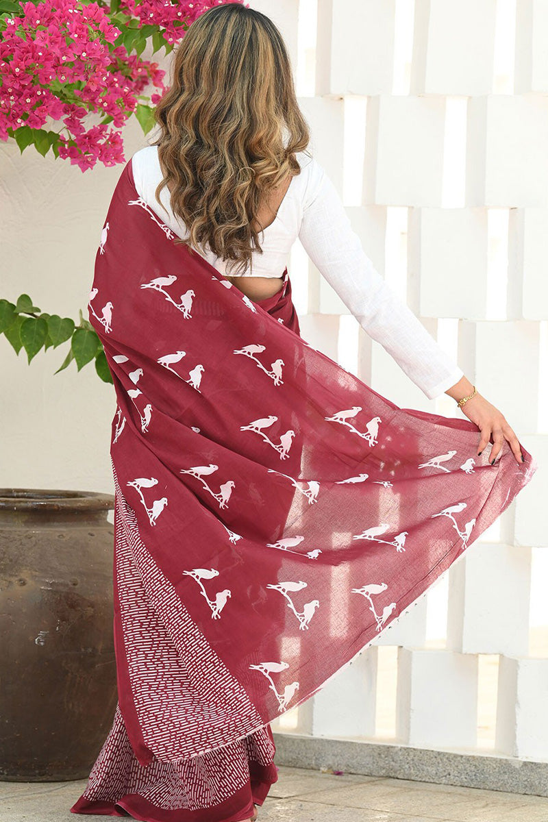 Flattering Maroon Cotton Silk Saree With Innovative Blouse Piece