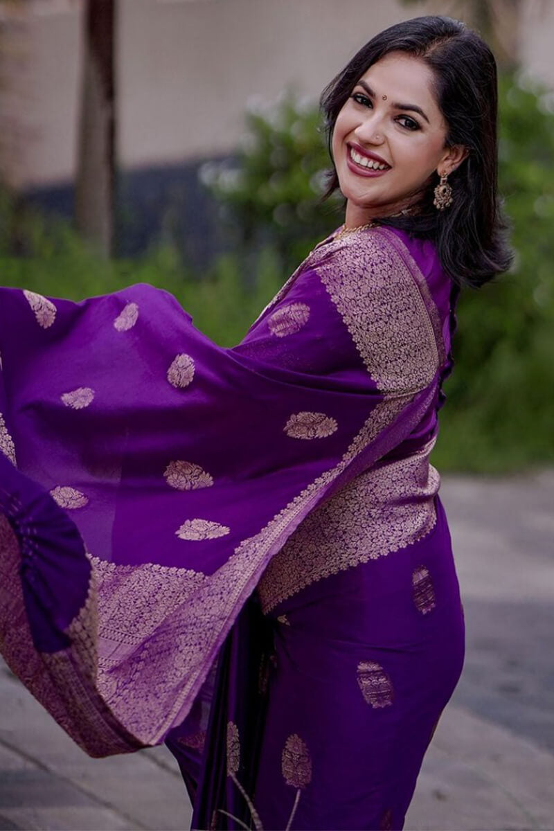 Gratifying Purple Linen Silk Saree With Beautiful Blouse Piece