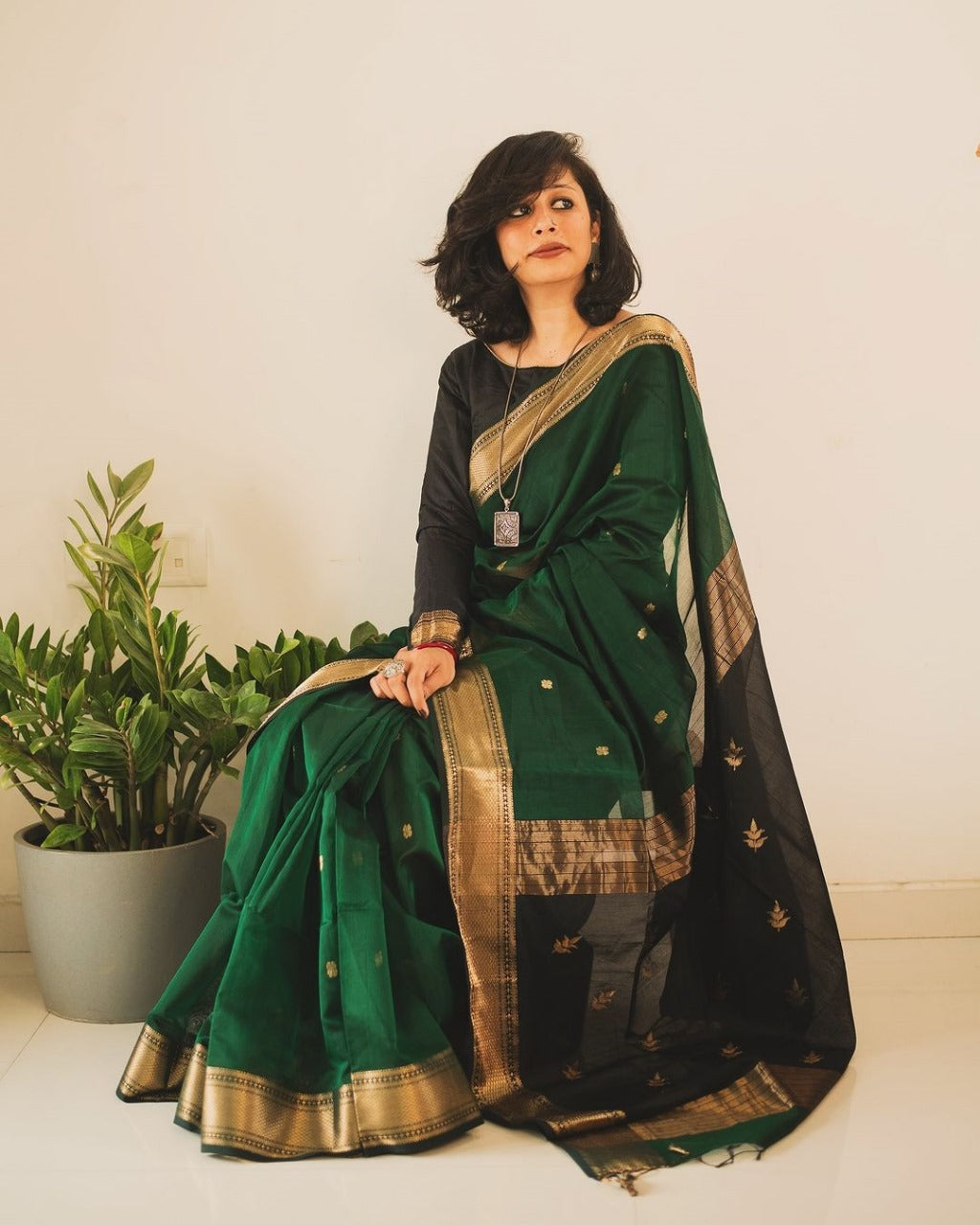 Attractive Dark Green Linen Silk Saree With Classy Blouse Piece