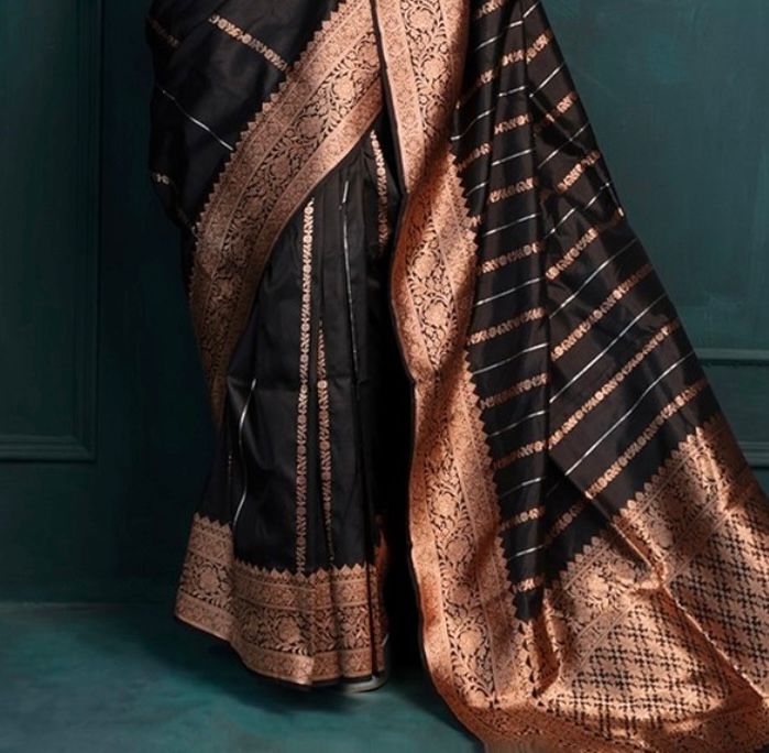 Gorgeous Black Soft Silk Saree With Stylish Blouse Piece