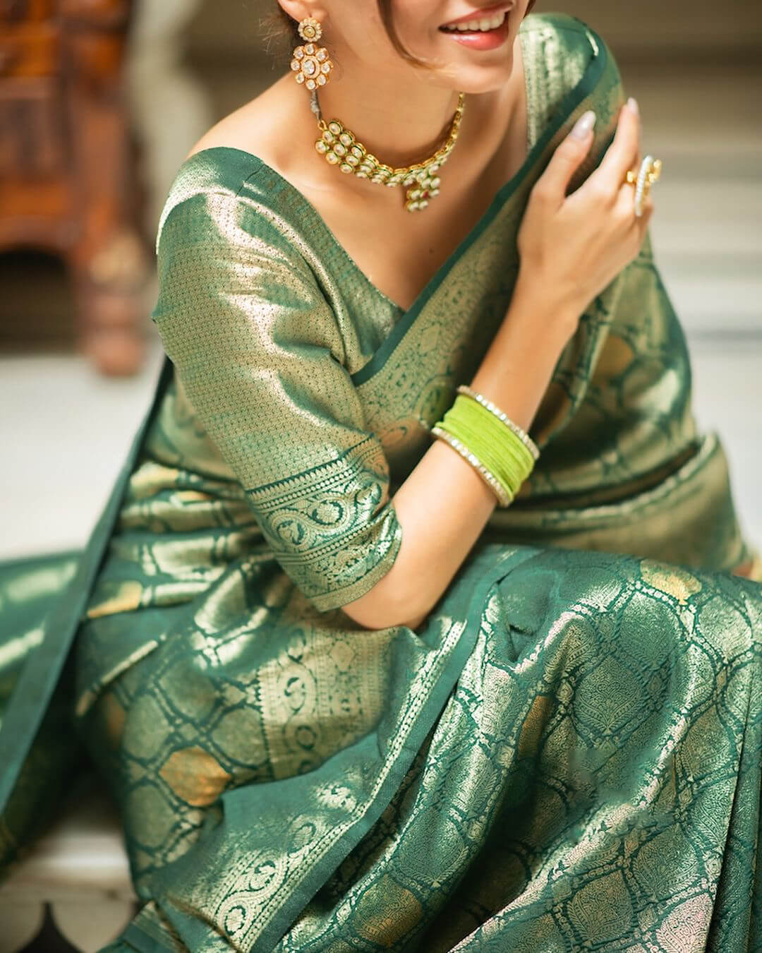 Desirable Green Soft Silk Saree With Stunner Blouse Piece