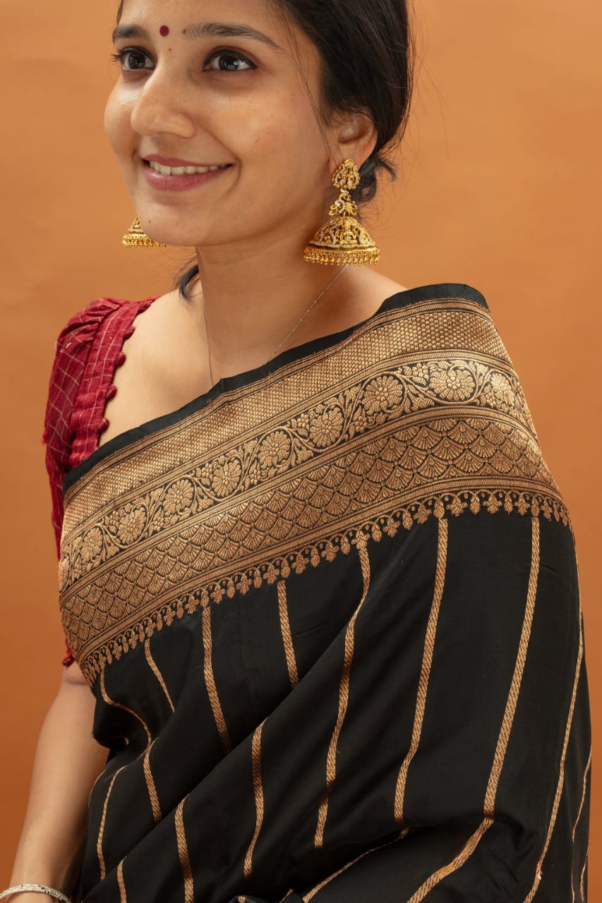 Inimitable Black Soft Silk Saree With Luminous Blouse Piece