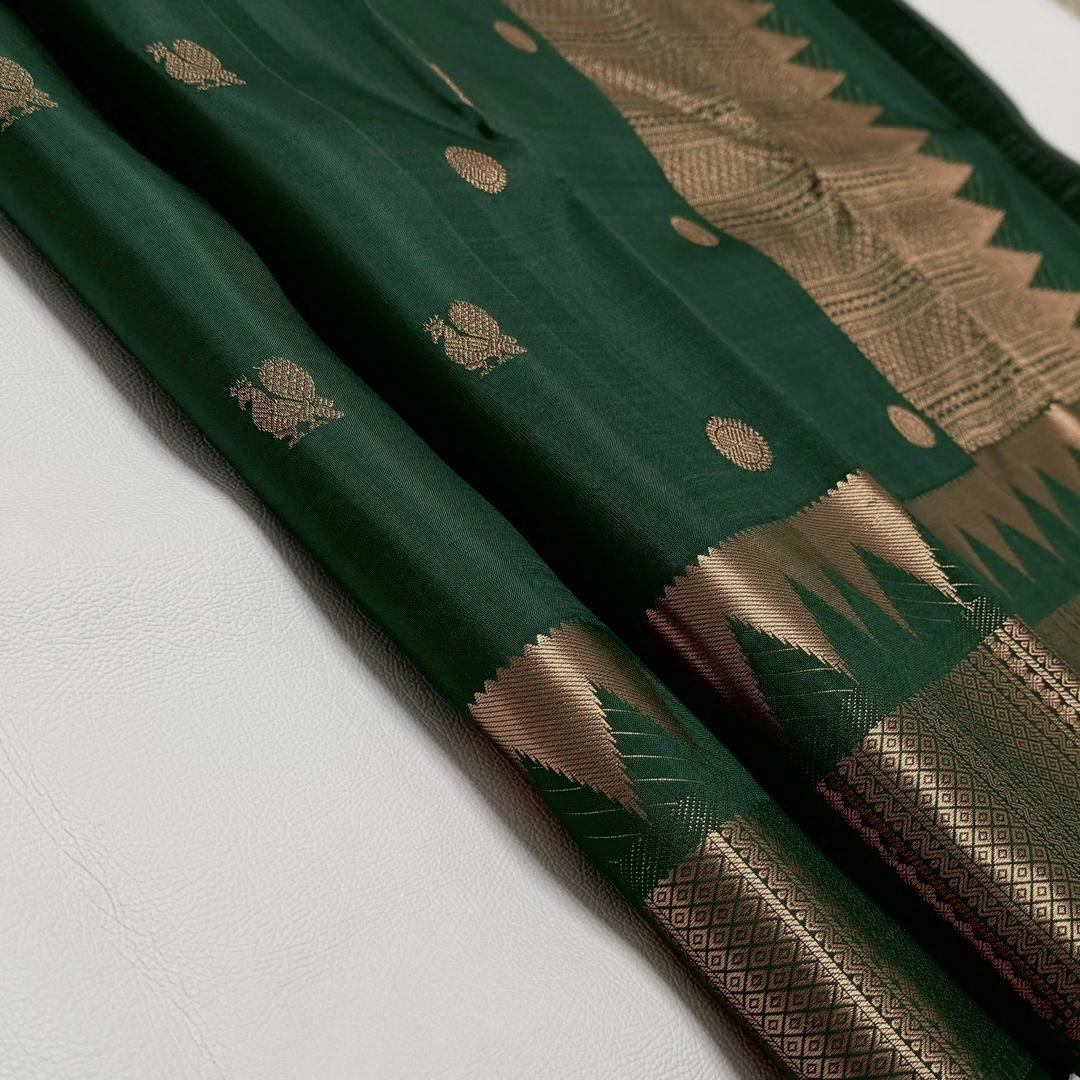 Tantalizing Dark Green Soft Silk Saree With Tantalizing Blouse Piece