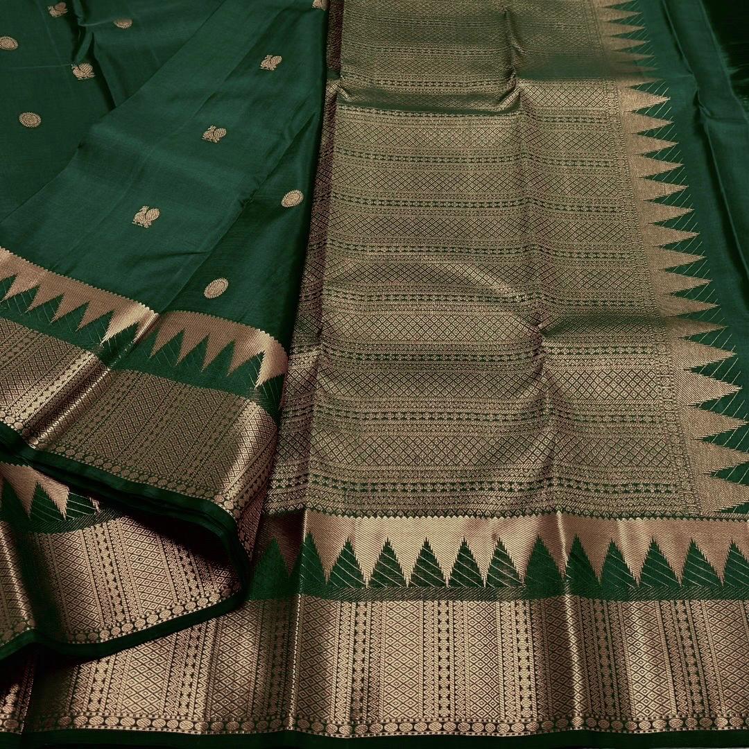 Tantalizing Dark Green Soft Silk Saree With Tantalizing Blouse Piece