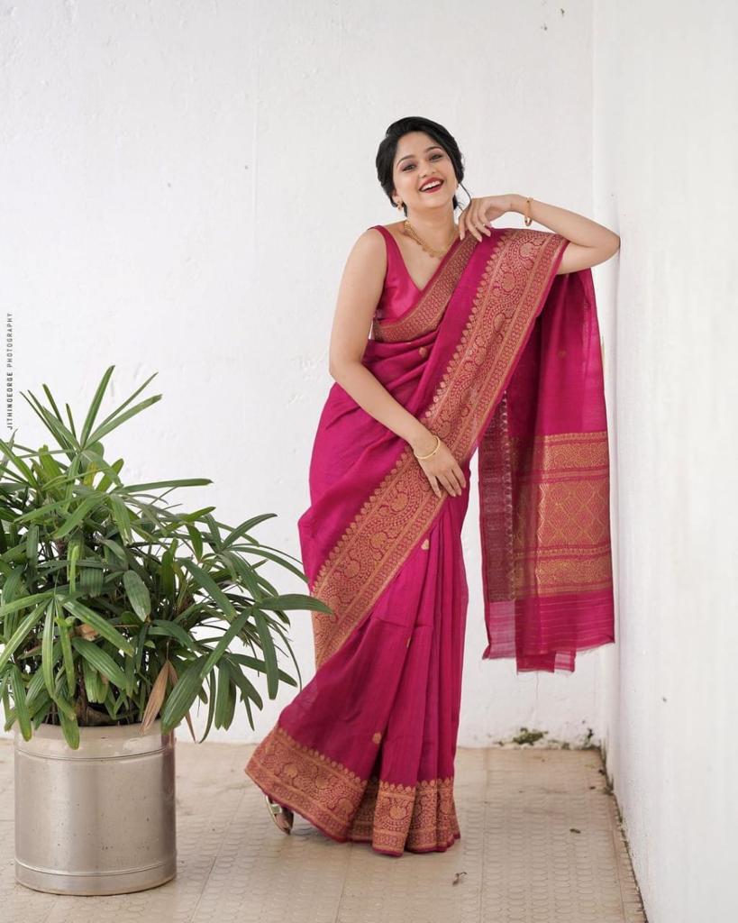 Allure Dark Pink Soft Silk Saree With Chatoyant Blouse Piece