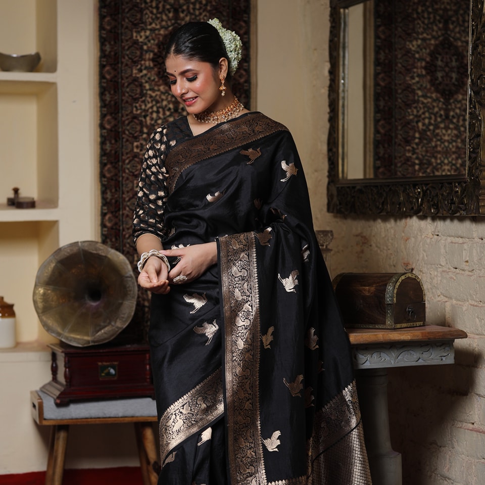 Charming Black Soft Silk Saree With Girlish Blouse Piece