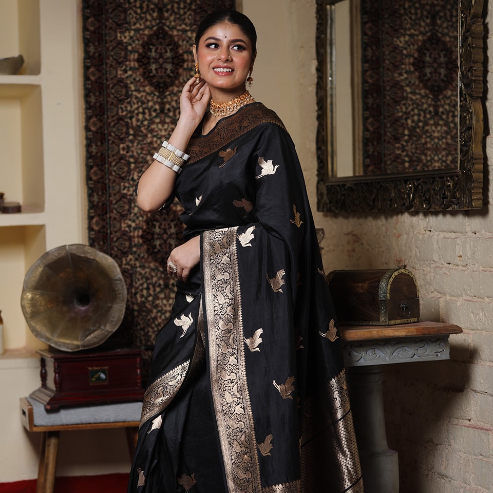 Charming Black Soft Silk Saree With Girlish Blouse Piece