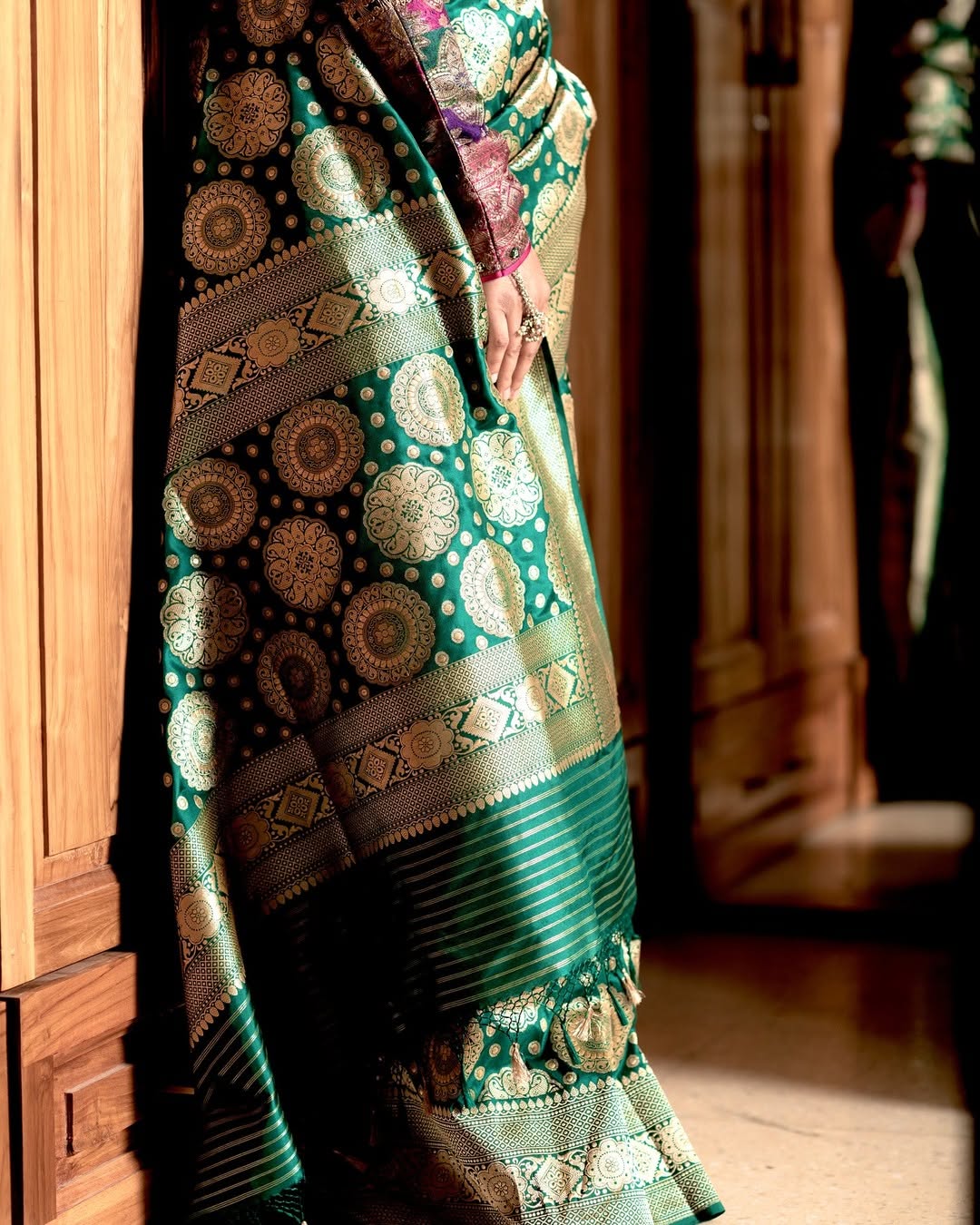 Beauteous Dark Green Soft Silk Saree With Demure Blouse Piece