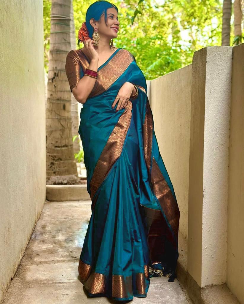 Beleaguer Rama Soft Silk Saree With Beleaguer Blouse Piece