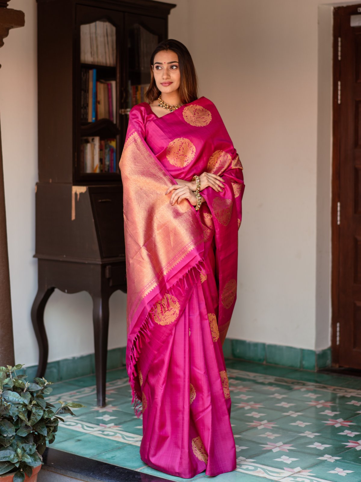 Desirable Dark Pink Soft Silk Saree With Gratifying Blouse Piece