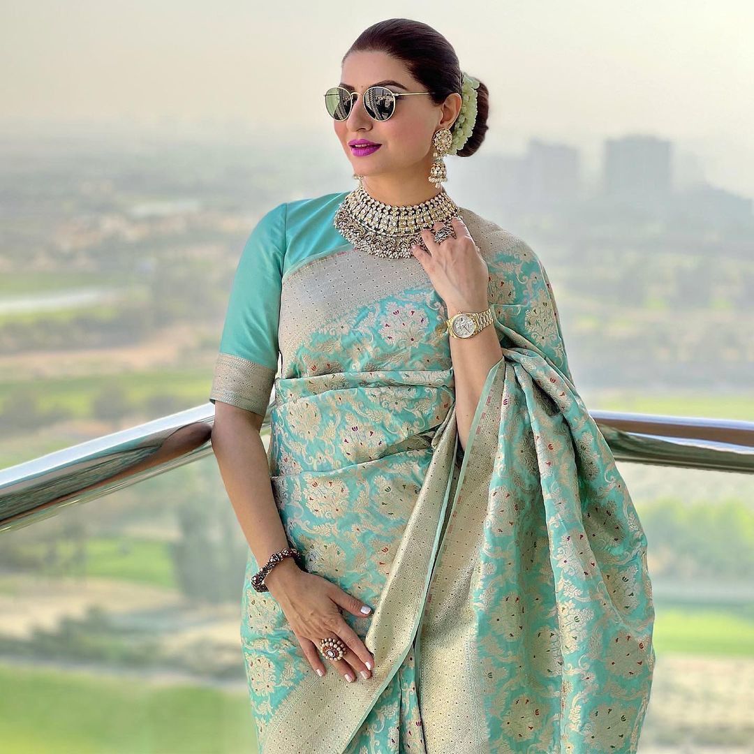 Eloquence Sea Green Soft Silk Saree With Vibrant Blouse Piece